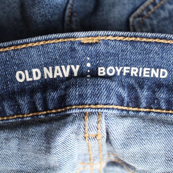 Old Navy Floral Embroidered Cut Off Boyfriend Shorts Jean Denim Size 6R - Picture 4 of 5